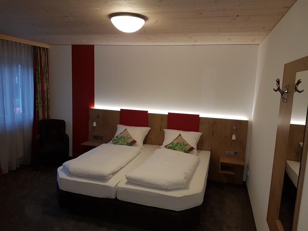 Room'z Zimmeraufzeit Forstinning